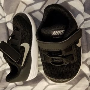 Nike black toddler shoes 3c